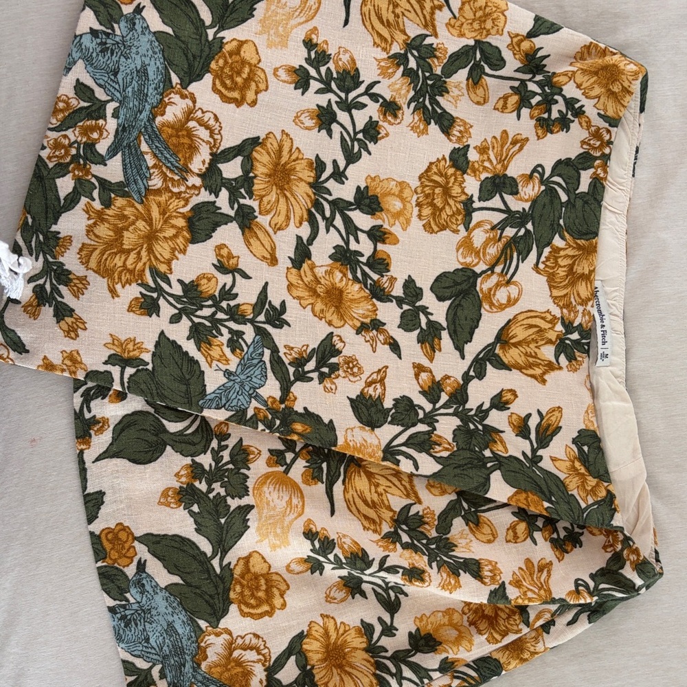 Abercrombie & Fitch Floral Print Women's Shorts - Green and Yellow